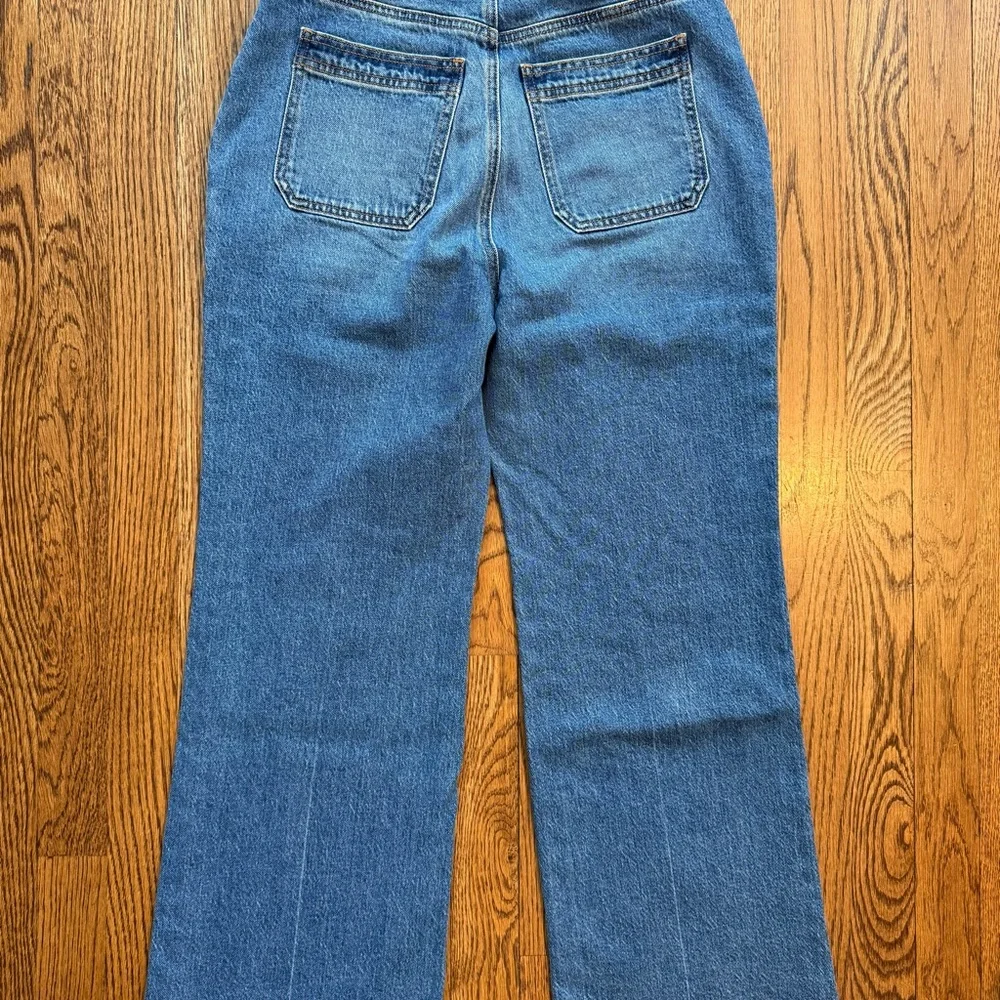LOFT The Wide Leg High Rise Jeans – Size 28P – Button Detail - Picture 4 of 6
